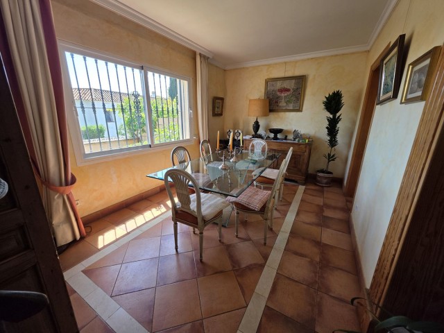 5 Bedrooms Villa in Marbesa