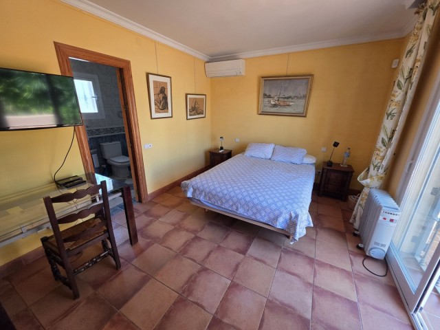 5 Bedrooms Villa in Marbesa