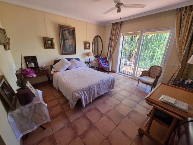 5 Bedrooms Villa in Marbesa