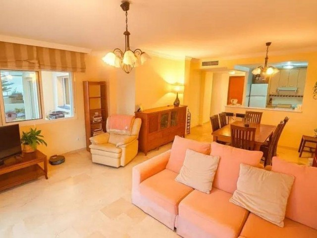 3 Bedrooms Apartment in Estepona