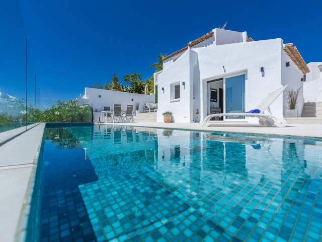 3 Bedrooms Villa in Estepona