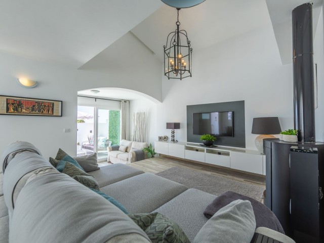 3 Bedrooms Villa in Estepona