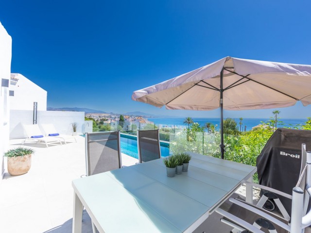 3 Bedrooms Villa in Estepona
