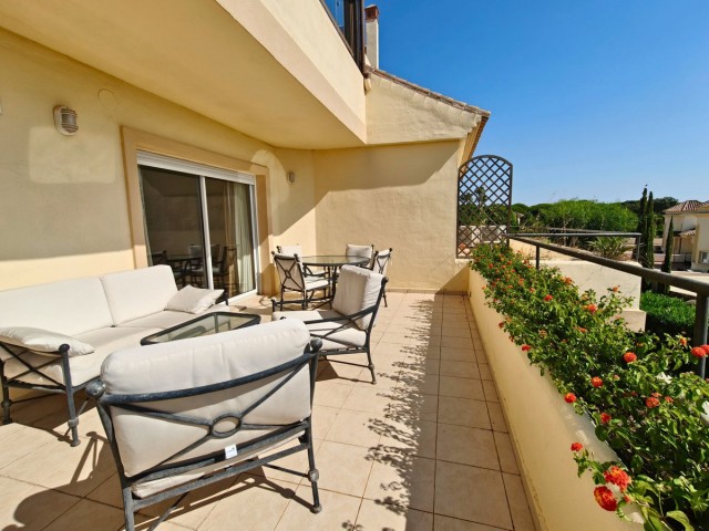Apartamento con 3 Dormitorios  en San Roque Club