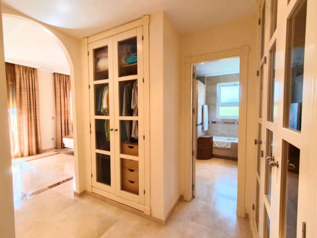 Apartamento con 3 Dormitorios  en San Roque Club