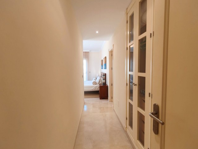 Apartamento con 3 Dormitorios  en San Roque Club