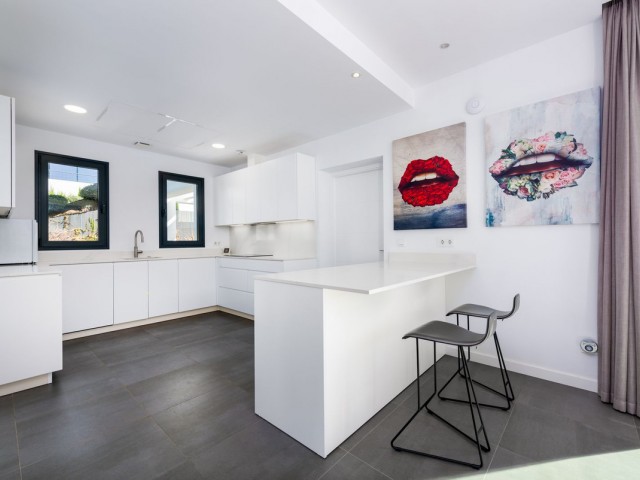 4 Bedrooms Villa in New Golden Mile