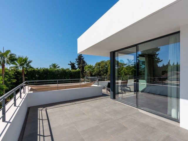 4 Bedrooms Villa in New Golden Mile