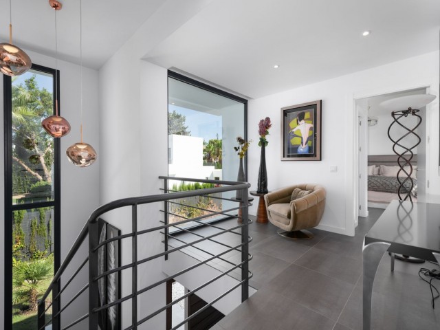 4 Bedrooms Villa in New Golden Mile