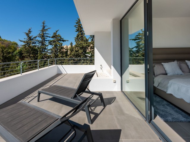 4 Bedrooms Villa in New Golden Mile