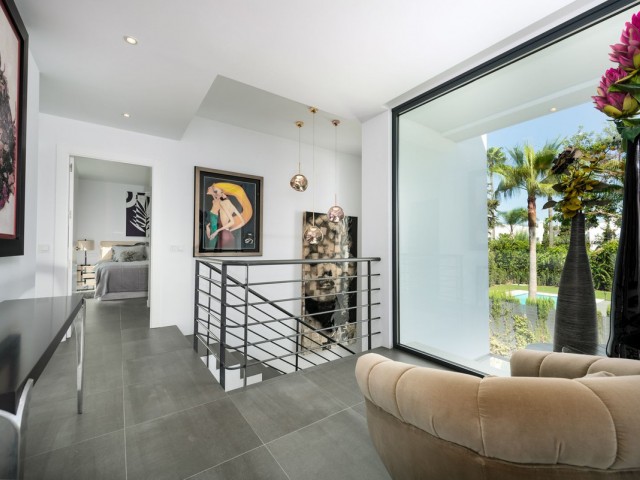 4 Bedrooms Villa in New Golden Mile
