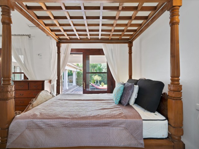 4 Sovrums Villa i Estepona