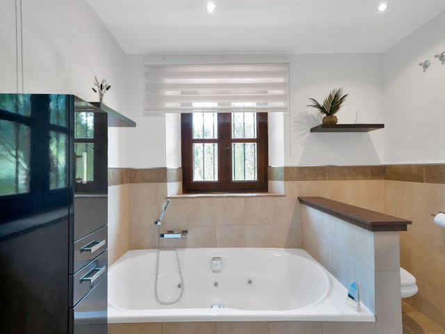 4 Sovrums Villa i Estepona