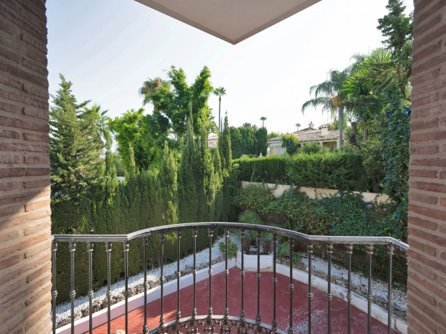 4 Sovrums Villa i Estepona