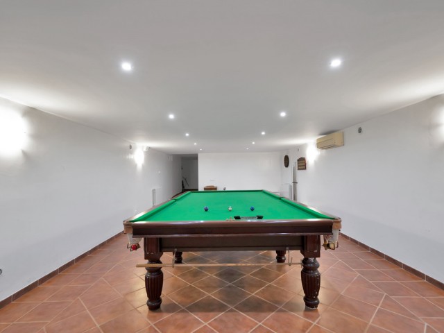 4 Sovrums Villa i Estepona