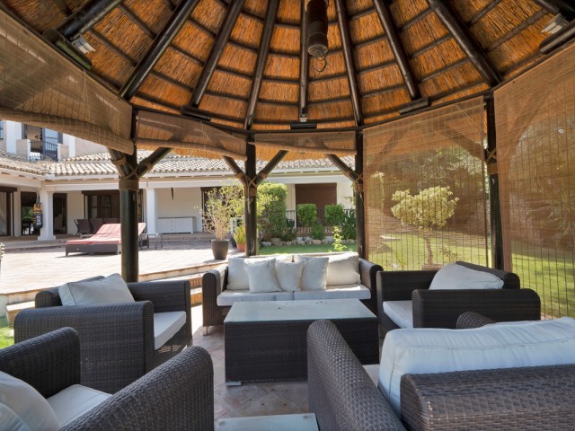 4 Sovrums Villa i Estepona