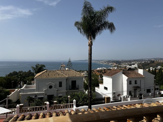 5 Bedrooms Villa in Estepona