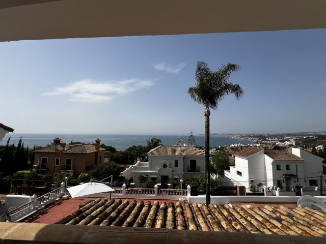 5 Bedrooms Villa in Estepona