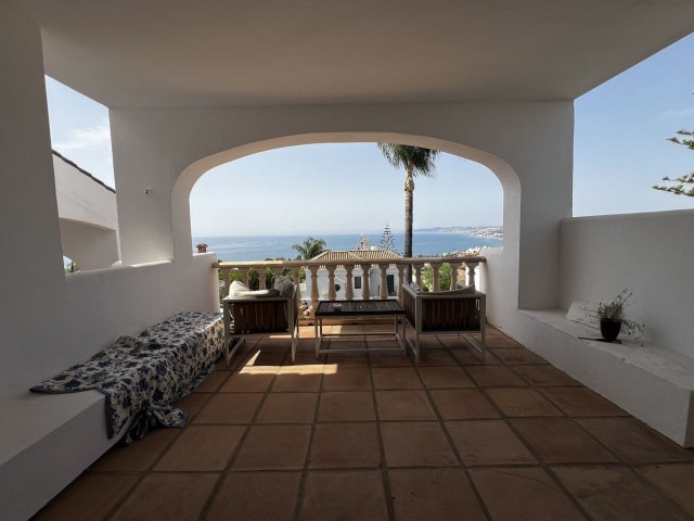 5 Bedrooms Villa in Estepona