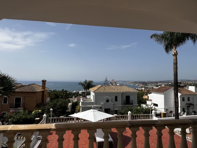 5 Bedrooms Villa in Estepona