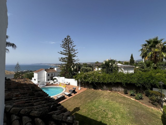 5 Bedrooms Villa in Estepona