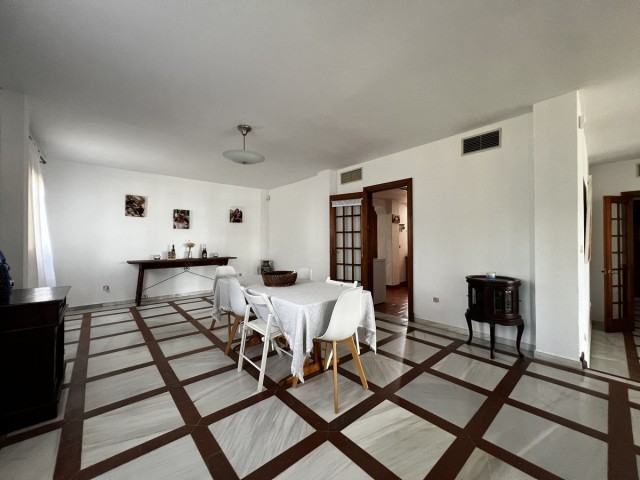 5 Bedrooms Villa in Estepona