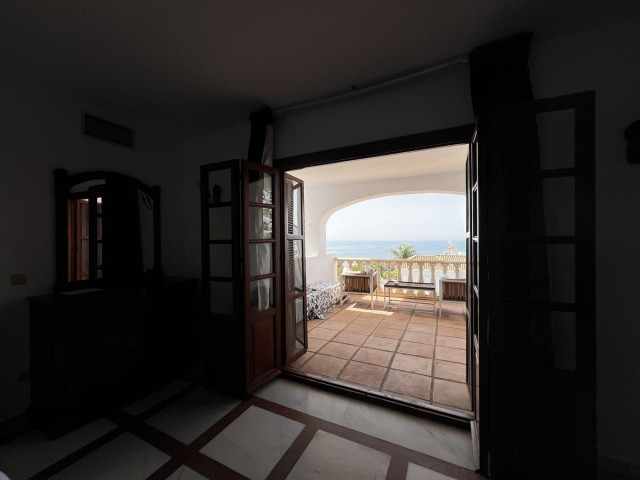 5 Bedrooms Villa in Estepona