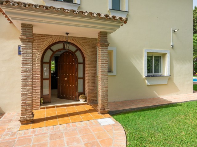 4 Bedrooms Villa in Benalmadena
