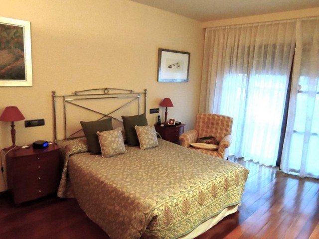 5 Bedrooms Villa in Marbella
