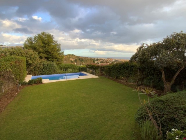 5 Bedrooms Villa in Marbella