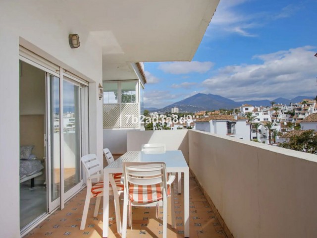 2 Bedrooms Apartment in Nueva Andalucía