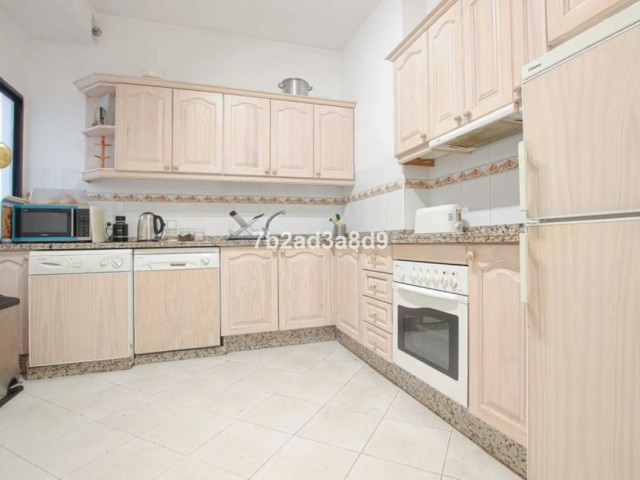 2 Bedrooms Apartment in Nueva Andalucía