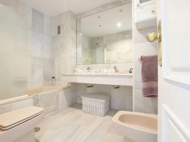 2 Bedrooms Apartment in Nueva Andalucía