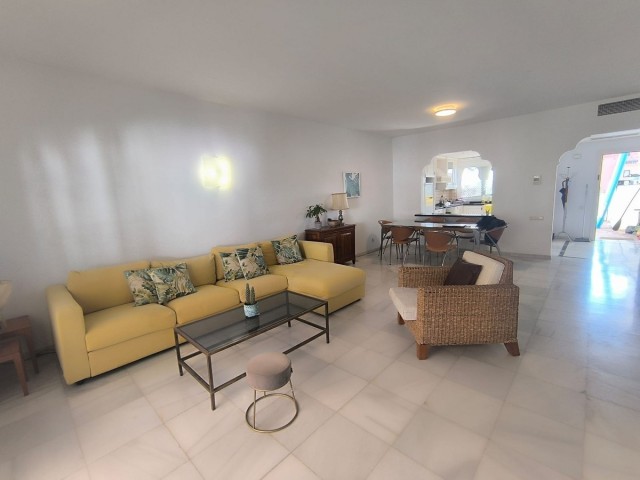 Apartment, El Presidente, R5139049