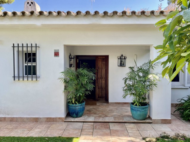 Villa, Los Monteros, R5139067