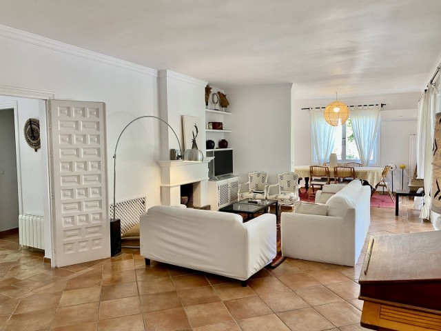 Villa, Los Monteros, R5139067