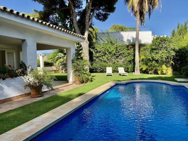 4 Schlafzimmer Villa in Los Monteros