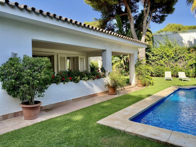 4 Schlafzimmer Villa in Los Monteros