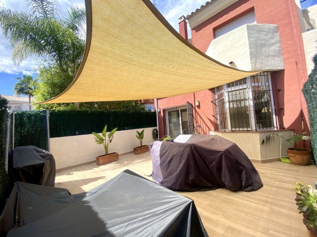 3 Slaapkamer Rijtjeshuis in Estepona