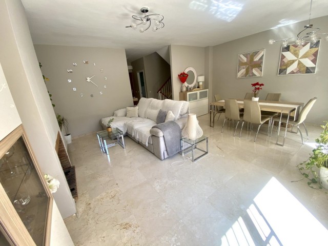 3 Slaapkamer Rijtjeshuis in Estepona