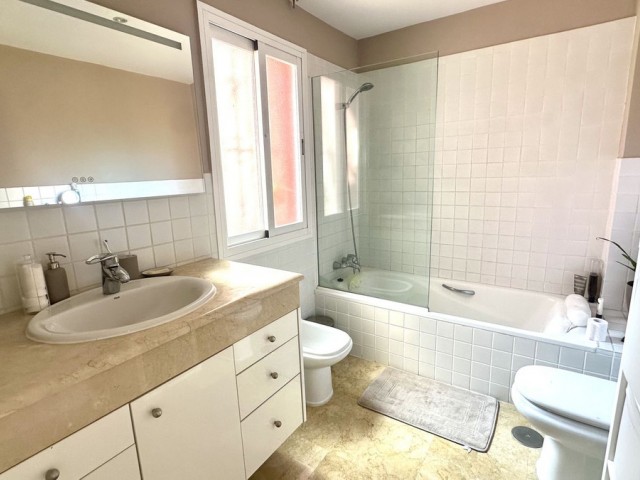3 Slaapkamer Rijtjeshuis in Estepona