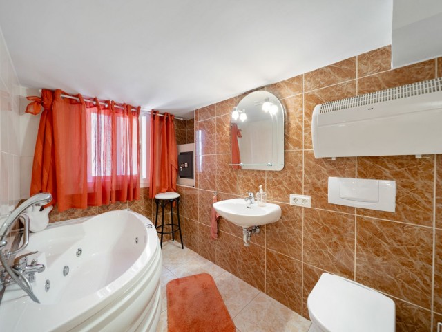 3 Bedrooms Villa in Mijas