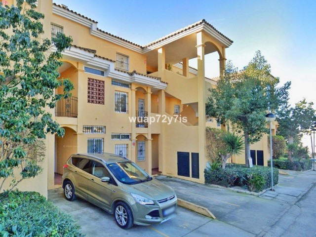 5 Bedrooms Townhouse in Costabella