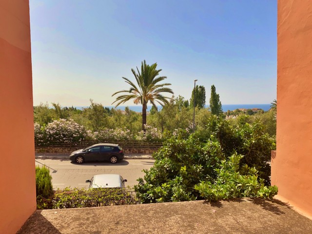 4 Bedrooms Apartment in Marbella
