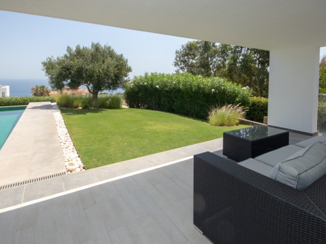 4 Bedrooms Villa in La Duquesa