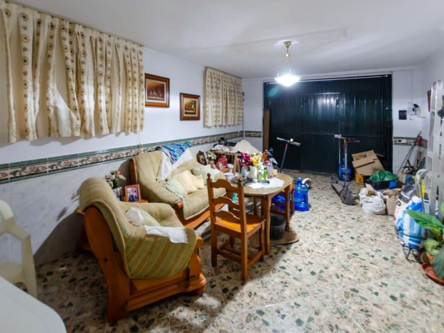 Adosado con 5 Dormitorios  en Alhaurín de la Torre