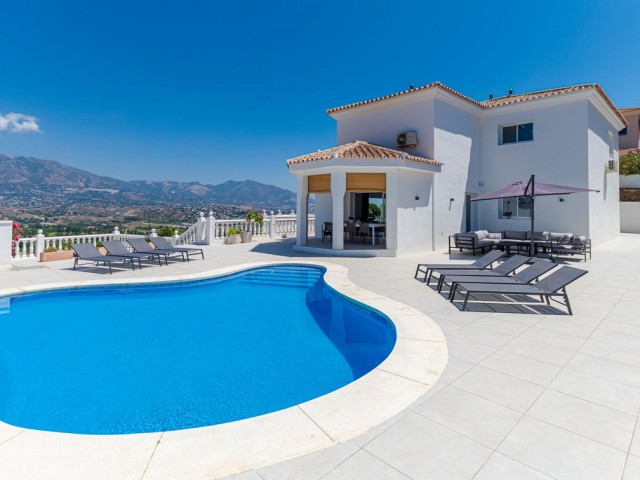 6 Bedrooms Villa in Cerros del Aguila