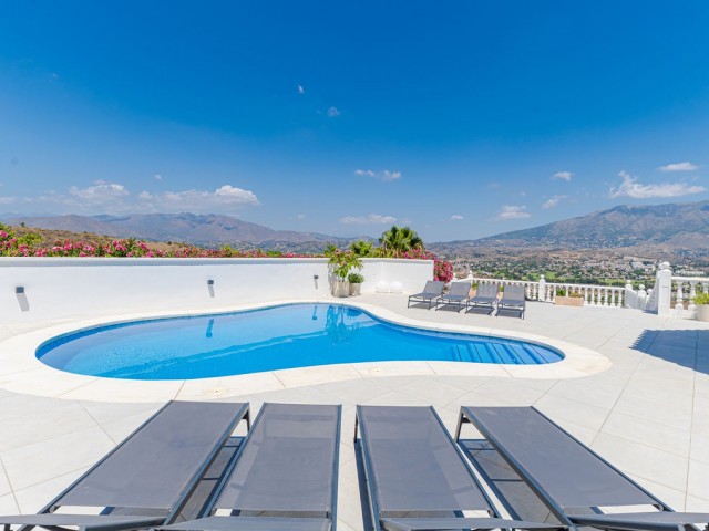 6 Bedrooms Villa in Cerros del Aguila