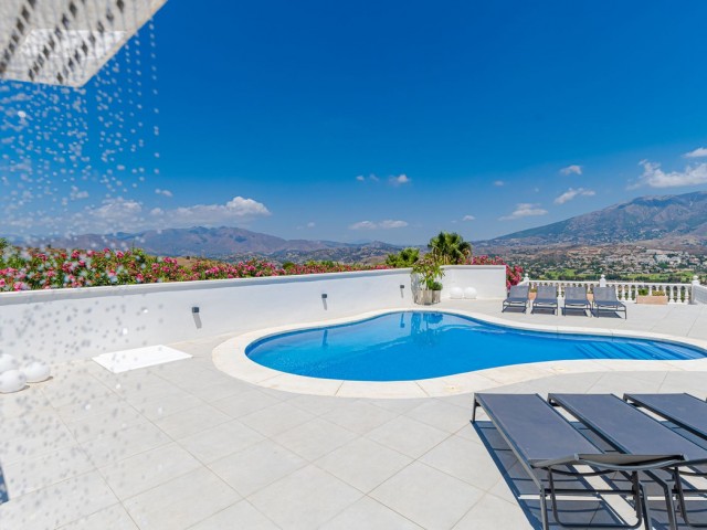 6 Bedrooms Villa in Cerros del Aguila