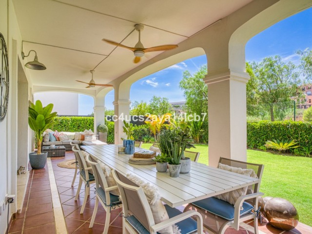 3 Bedrooms Villa in Estepona